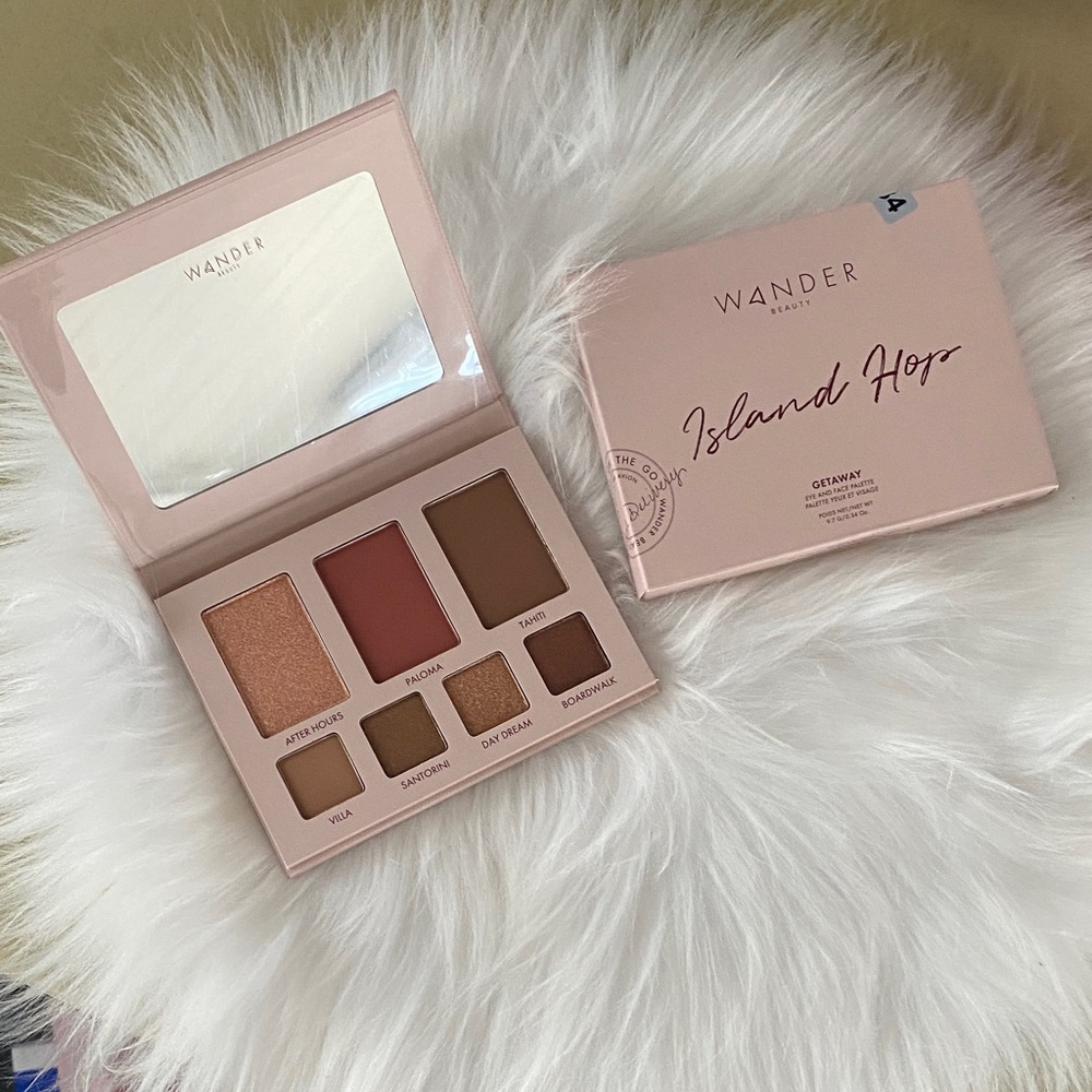 Wander Beauty Island Hop Eyeshadow and face Palette - new in box